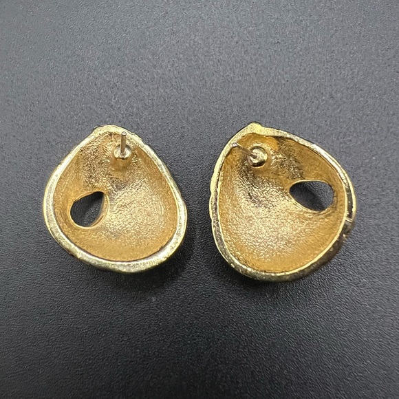 Vintage Matte Gold Tone Swirl Earrings - Picture 2 of 3